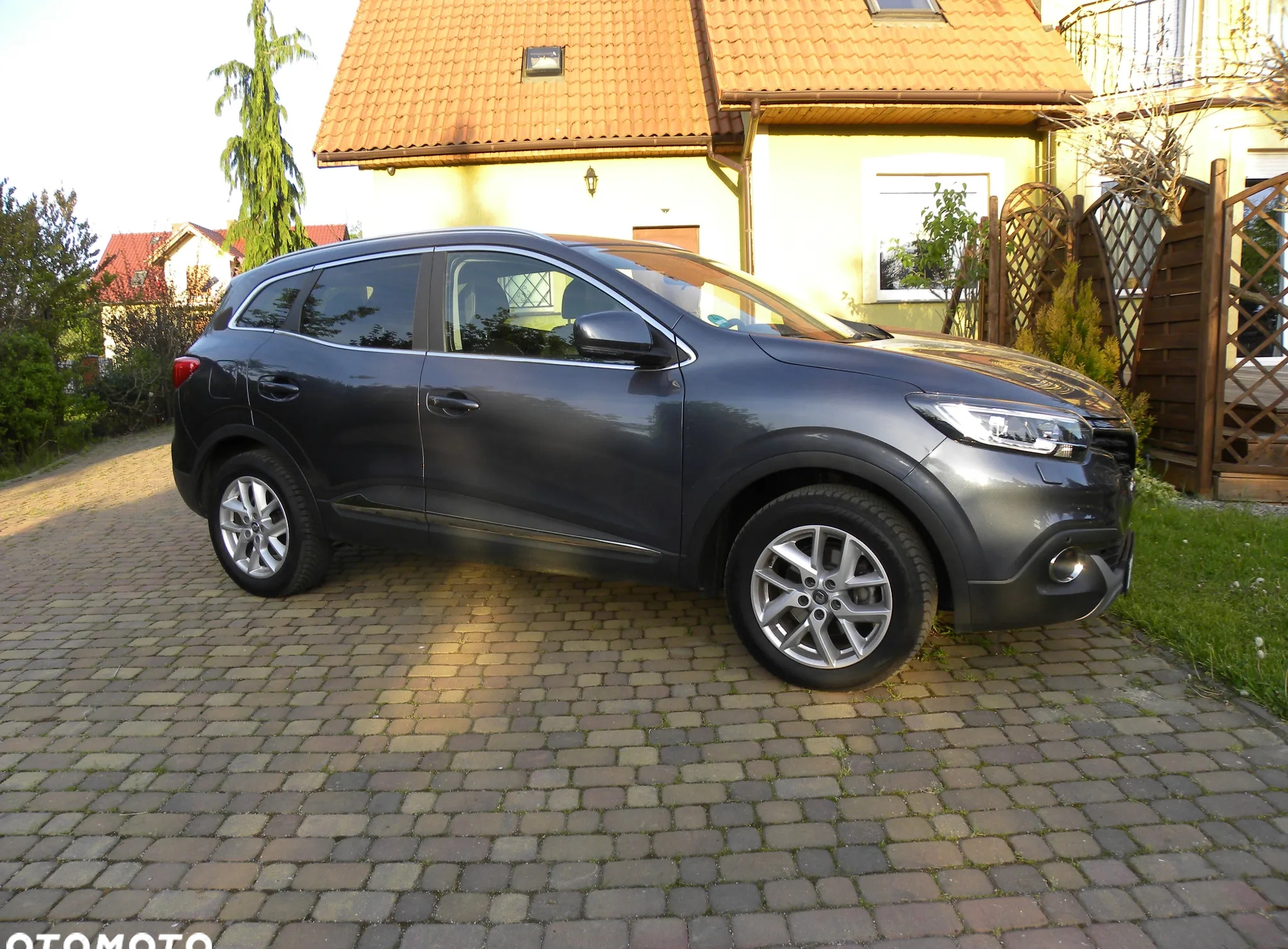 Renault Kadjar cena 54900 przebieg: 98000, rok produkcji 2016 z Bolesławiec małe 379
